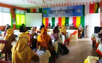 Adtmadinata Buka Pemelajaran Daring Menggunakan Aplikasi Zoom Meeting dengan Guru