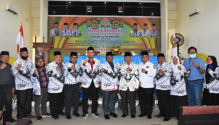 Sekda Kampar Buka Konferensi XI PGRI, Yusri; PGRI Wadah Pemersatu Guru