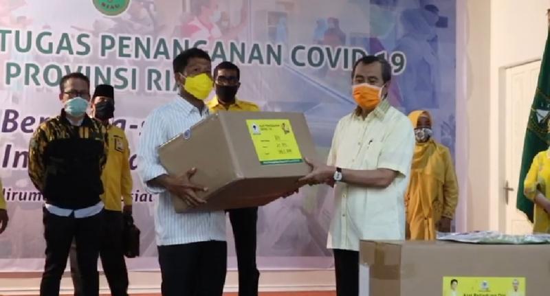Golkar Riau Berikan Bantuan APD untuk Tenaga Medis