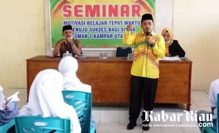 Repol Berikan Semangat Pada Siswa SMAN 1 Kampar Utara