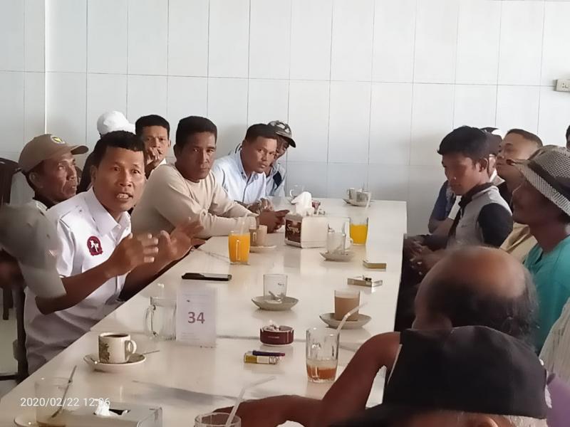 Ketua DPRD Provinsi Riau Temu Ramah dan Makan Bersama di Kedai Kopi