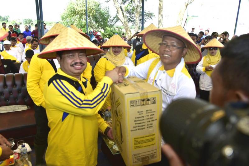 Bupati Amril Didampingi Istri Panen Raya di Kacamatan Mandau
