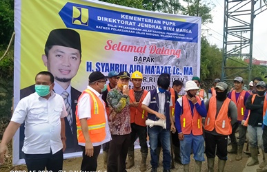 Ustaz Syahrul Aidi di Kampar Lakukan Bakti Sosial