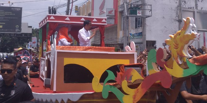 Simak Gaya Kampanye Dua Capres Kita