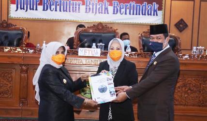 Nota Kebijakan Umum APBD 2021 dan Perubahan APBD 2020  Tanjungpinang Disampaikan Rahma