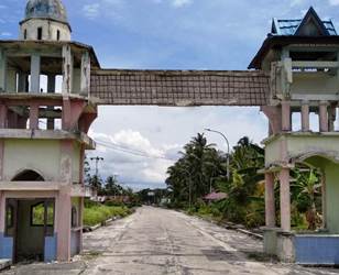 Warga Minta Gapura Selamat Datang Pantai Selat Baru Bengkalis Dirubuhkan