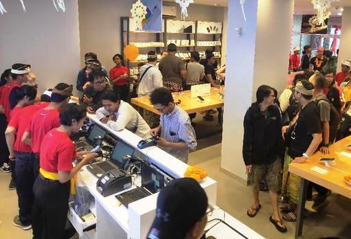 Buka di Bali, Authorized Xiaomi Store Diserbu Mi Fans