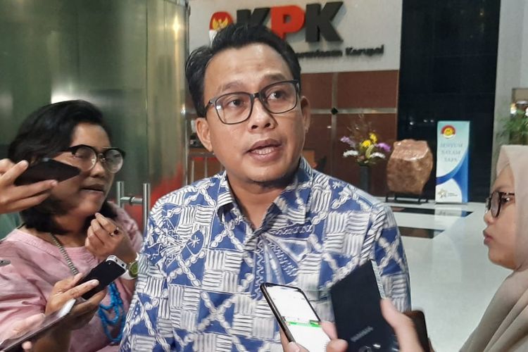 KPK Periksa Oknum Perusahaan Penyuap Dua Tersangka Kasus Jembatan Kampar