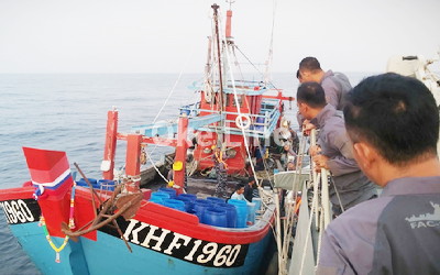 KRI Kerambit-627 Tangkap Kapal Ikan Asing
