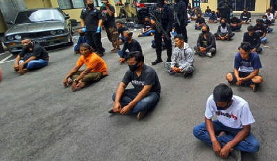 37 Pelaku Aksi Intimidasi Oleh Dua Kelompok Massa di Kantor BPR Adipura Surakarta, Ditahan