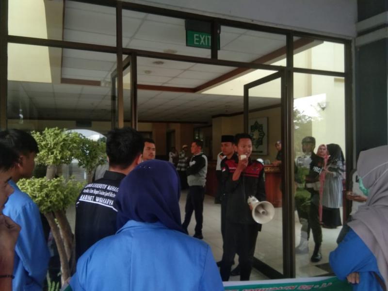 Dema UIN Suska Riau Lakukan Aksi di Depan Gedung Rektorat, Terkait Permasalahan Pembangunan di UIN Suska Riau