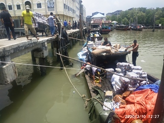 Bea Cukai Bengkalis Tangkap Dua Pompong Sarat Muatan Minuman Kaleng Asal Malaysia
