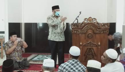 Bupati Catur Salat Jum