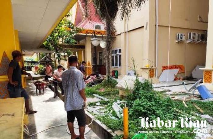 Lagi-lagi Rehab Gedung DPRD Pelalawan Bermasalah, Inspktrorat Jangan "Ngorok?" Ah