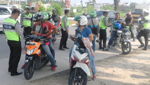 Pengendara Roda Dua Pangkalankerinci Keluhkan Tilang Lantas Mahal