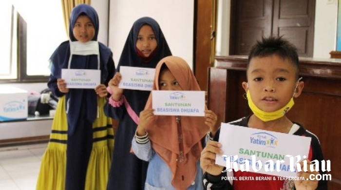 Rumah Yatim Bagikan Beasiswa Dhuafa Plus Paket Data Internet di Pekanbaru