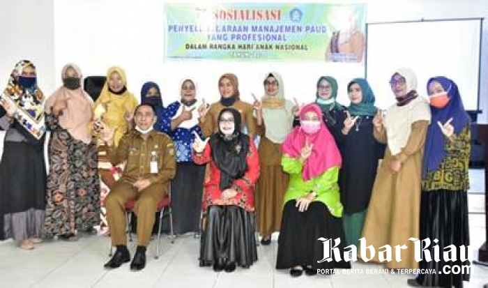 Hj. Muslimawati Catur Buka Sosialisasi Manajemen PAUD Profesional di Kampar