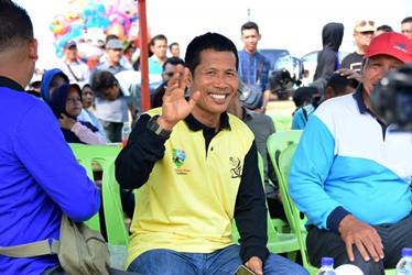 H Indra Gunawan Eet Tutup Festival Budaya Bahari Pantai Selat Baru