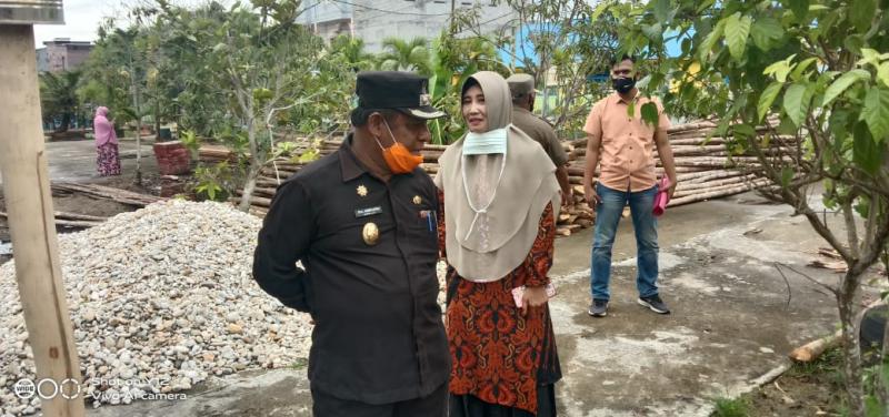 Tinjau Pembangunan Fisik Di SMPN 1 Bangko dan SDN 002 Bagan Kota ! Wakil Bupati Rohil Beri Himbauan