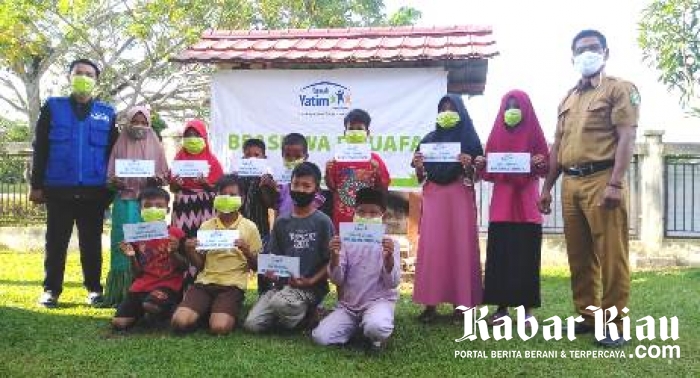 Bantuan Pendidikan Rumah Yatim Tembus Pelosok Riau