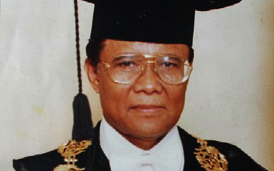 Inalillah, Prof Yuyun Wirasasmita Tutup Usia