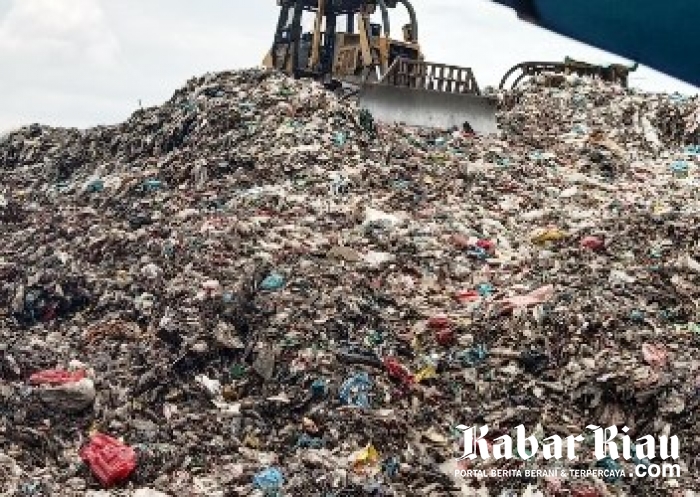 Takut Sampah Kota Pekanbaru Mengunung Ambruk, Warga: "Kabid Sampah" Jangan Tidur