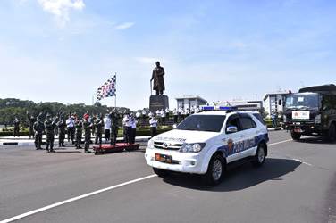 TNI Berikan Bantuan Kemanusian Pada Warga Dampak Pandemi Covid-19