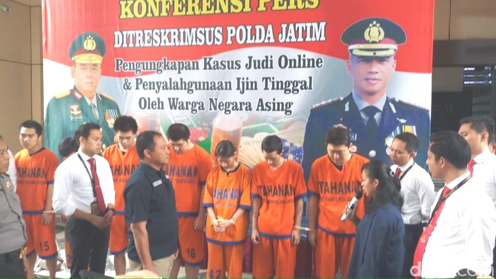 Penjudi Online China Ditangkap di Surabaya