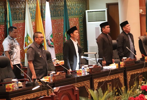 Paripurna Penyampaian Alat Kelengkapan Dewan DPRD Provinsi Riau