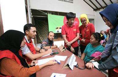 Ini Bentuk Kepedulian Indosat Ooredoo Pada Korban Banjir Jakarta