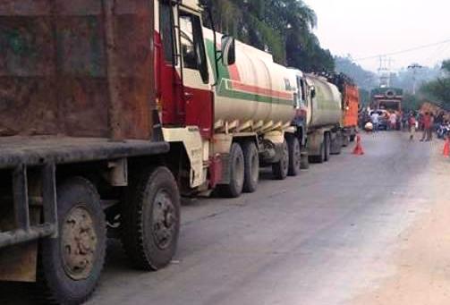 Sopir Minta Tim Saber Pungli Tangkap Pungli Buka Tutup Jalan Lintas Dumai - Pekanbaru