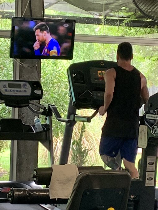 Tak Berhenti Berlatih. Peraih 6 Trofi Pemain Terbaik Dunia Messi Saksikan Aksinya Saat Bermain