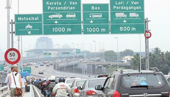 Beli BBM ke Malaysia Tanpa Melapor Warga Singapura Didenda