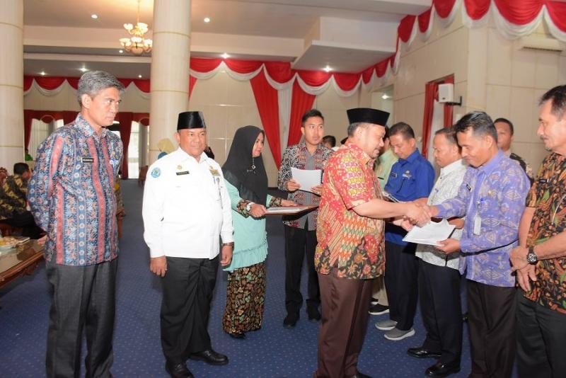 Serahkan Hasil Penilaian Kinerja OPD, Ini yang Disampaikan Bupati Kampar