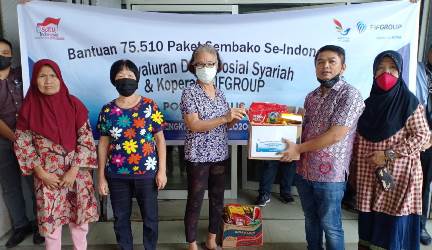 FIF Group Pos Bengkalis Bagikan Paket Sembako Pada Warga