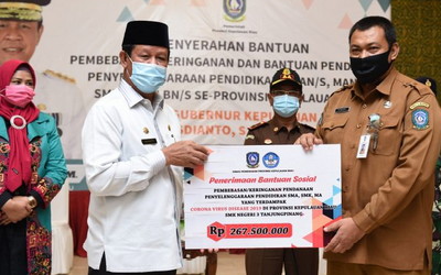 Pemprov Kepri Salurkan Pantuan Pendidikan SMA, SMK, SLB dan MA