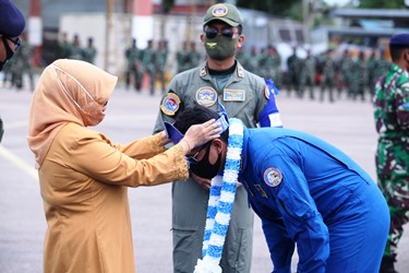 Aksi Rajawali Flight di Udara Membuat Wako Tanjungpinang Takjub