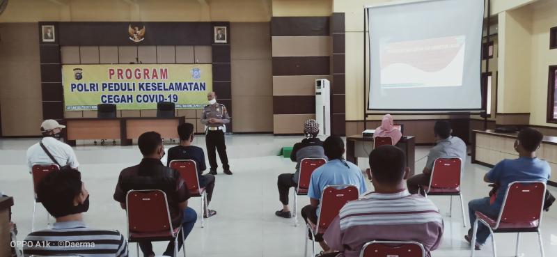 Satlantas Polres Rohil Gelar Pelatihan Program Peduli Keselamatan Polri 2020 Bagi Para Sopir Dan Tukang Becak