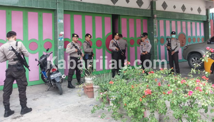Penggeledahan Rumah Kontraktor Oleh KPK di Duri Jadi Tontonan