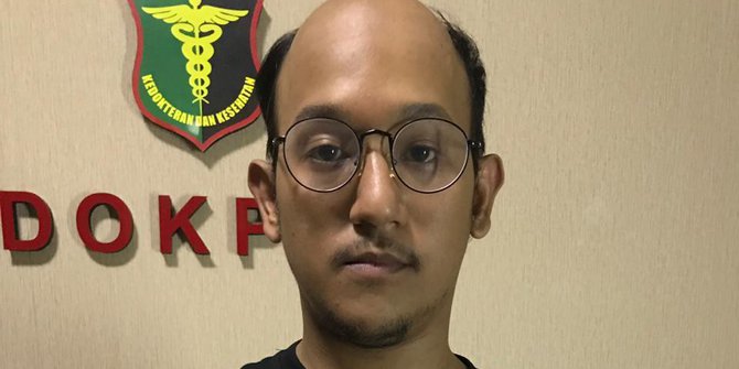 Satu Lagi !!! Selebriti Tanah Air Tercyduk Sedang Asik Menghisap Ganja