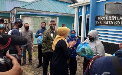 Ke 3 Kalinya Apri Sujadi Salurkan Bantuan Sembako Ke Warga Terdampak Covid-19