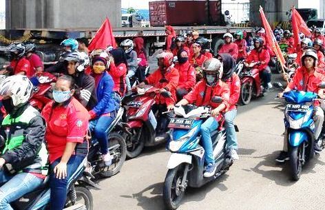 Buruh Konfederasi Persatuan Buruh Indonesia Minta Upah Naik