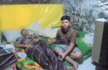 Posting Rawat Ibu Sakit Kangker, Anak 15 Tahun Ini Kebanjiran Like