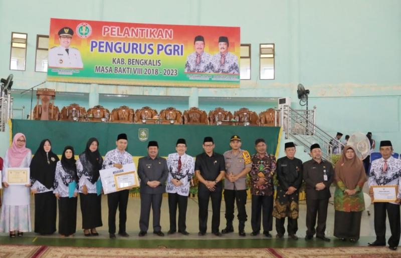 Ketua Komisi IV Hadiri Pengukuhan PGRI Kab Bengkalis