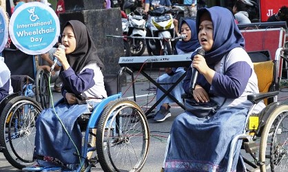 Perayaan International Wheelchair Day di Solo Meriah