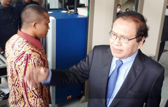 Tim Prabowo Laporkan Dugaan Korupsi Inpor Beras