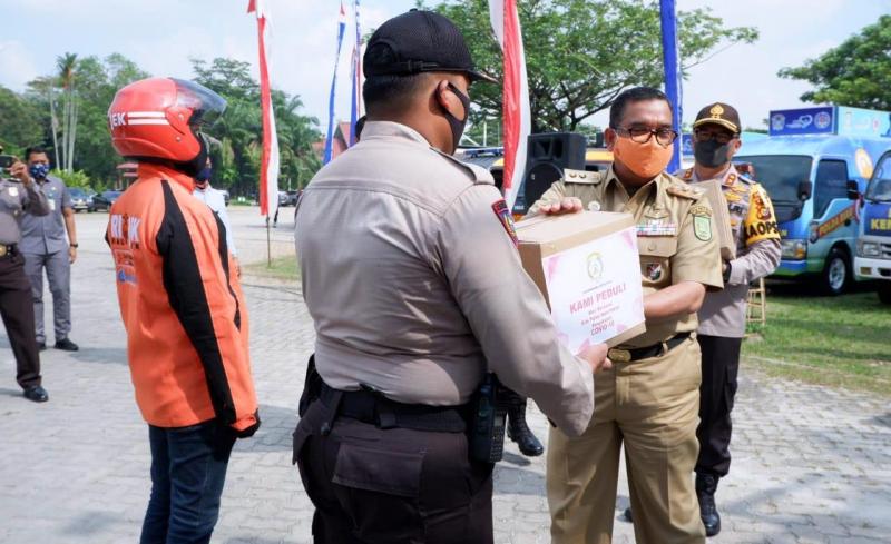 Kapolda Riau Berbagi