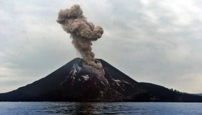 Warga Diminta Waspadai Aktifitas Anak Gunung Krakatau