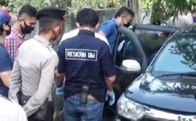 Mayat dalam Mobil Plat Palsu Ditemukan Warga Penuh Bekas Tembakan