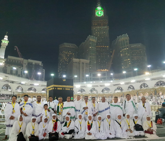 Jamaah Umrah RWH Riau Doa Bersama Minta Turun Hujan di Makkah